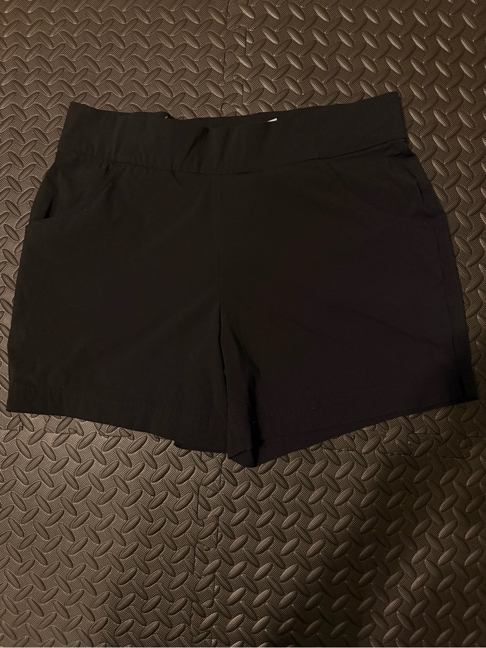 Columbia Women’s Black Stretch Pull-On Shorts